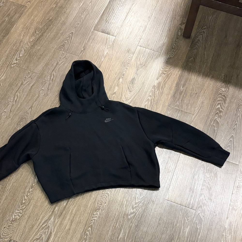 Nike Black Cropped Pullover Hoodie with Subtle Swoosh - Picture 2 of 5